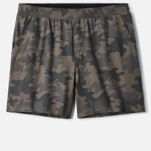 Rhone 7" Mako Short - Unlined XXL in Camo and new with tags